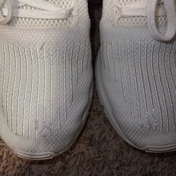 Adidas shoes - Picture 7 of 8